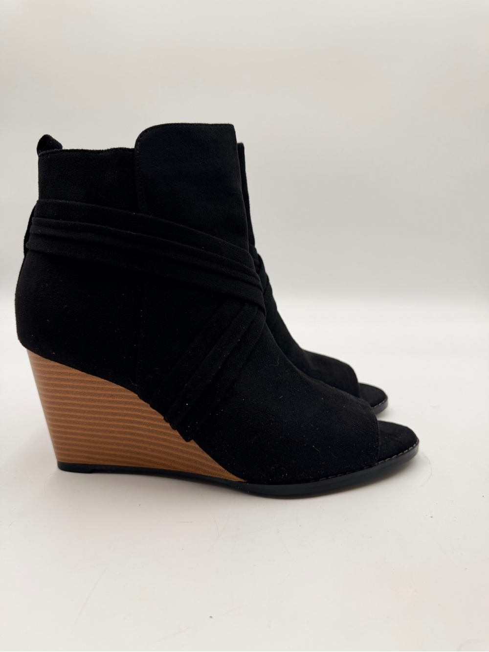 Journee Collection Women's Sabeena Peep Toe Stacked Wedge Booties Size 11 w Box